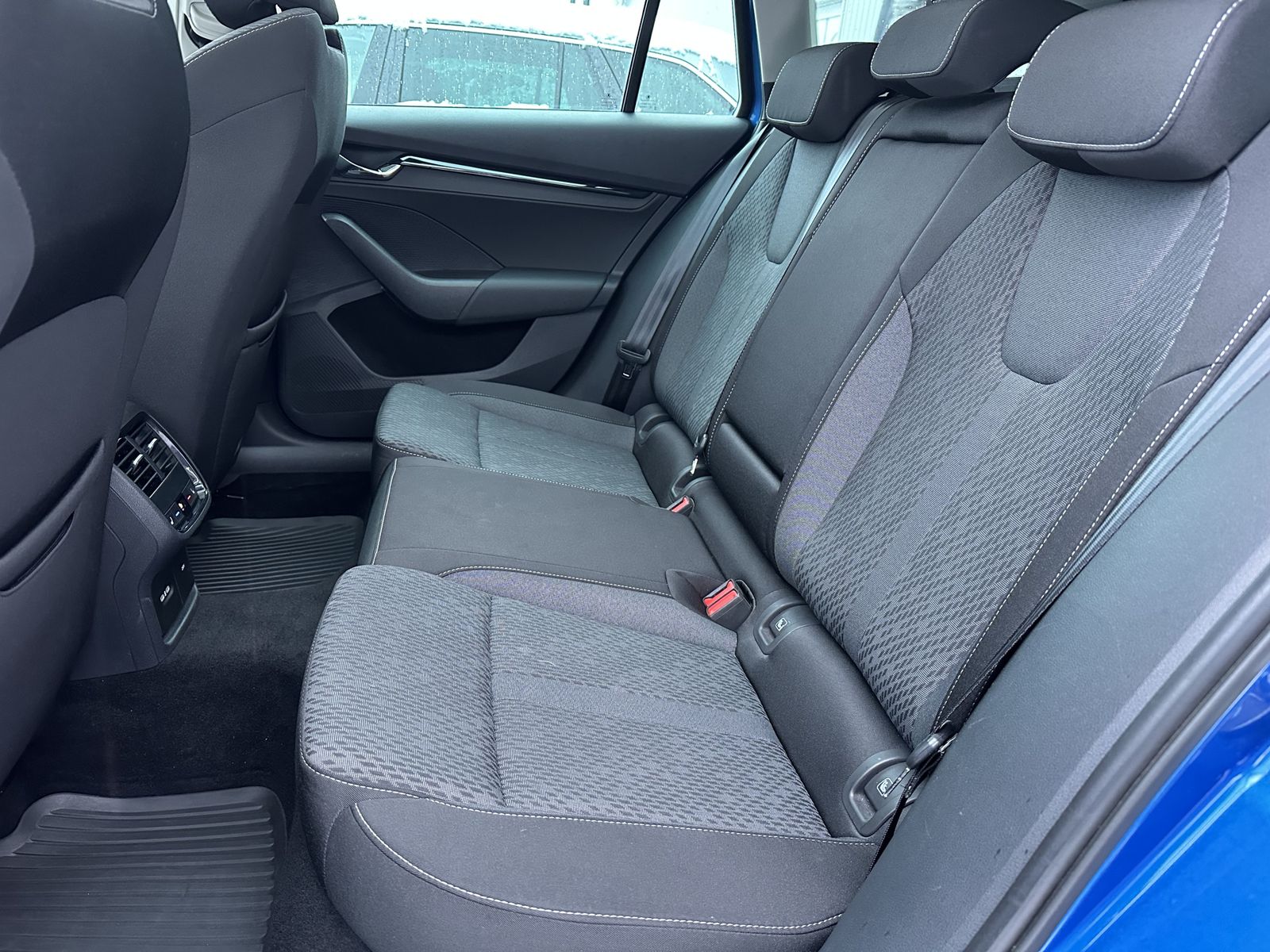 Fahrzeugabbildung SKODA Octavia Combi Clever NAV+LED+PANO+AHK+KAMERA+PP