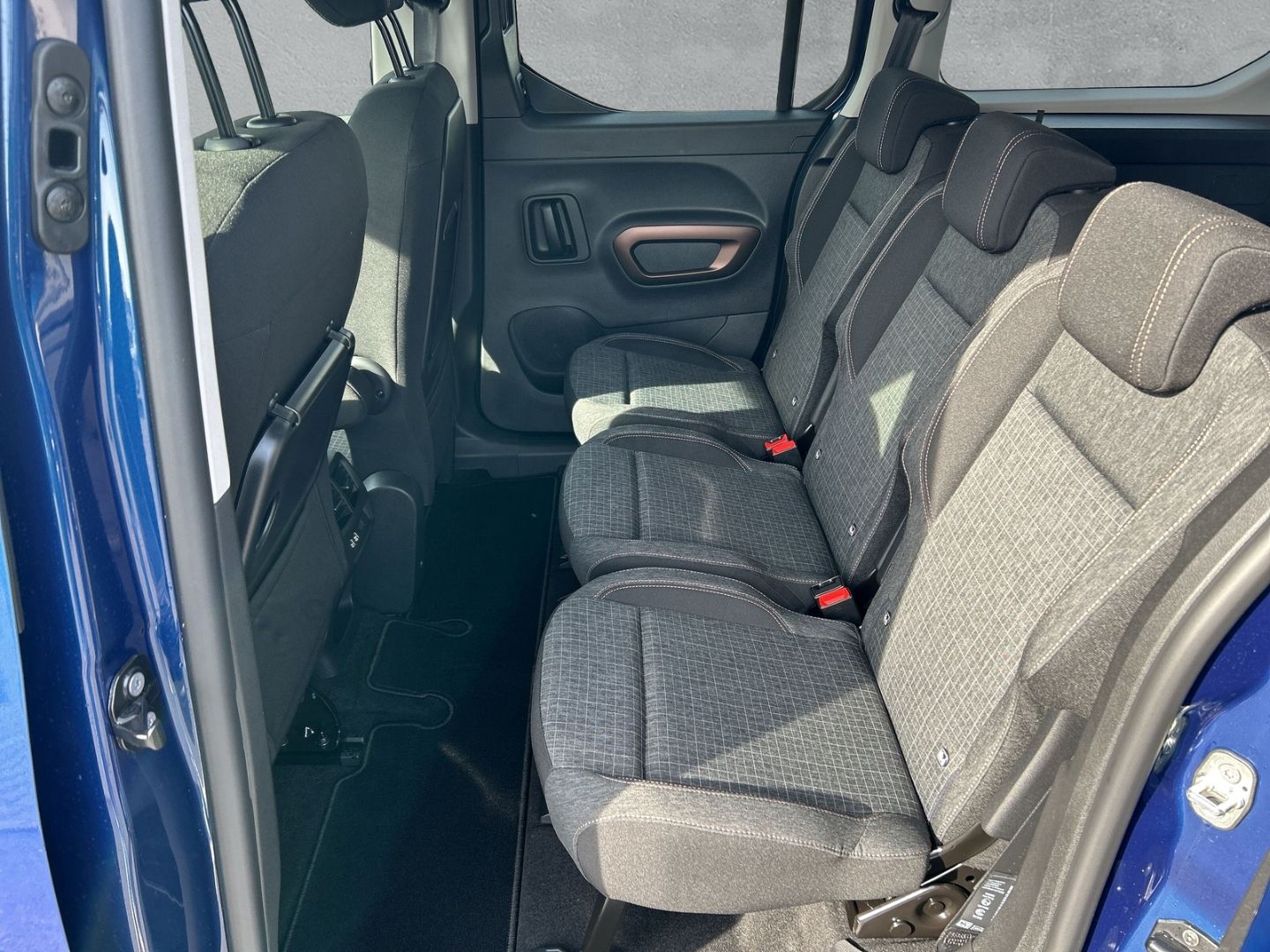 Fahrzeugabbildung Peugeot Rifter GT Elektromotor L2 136