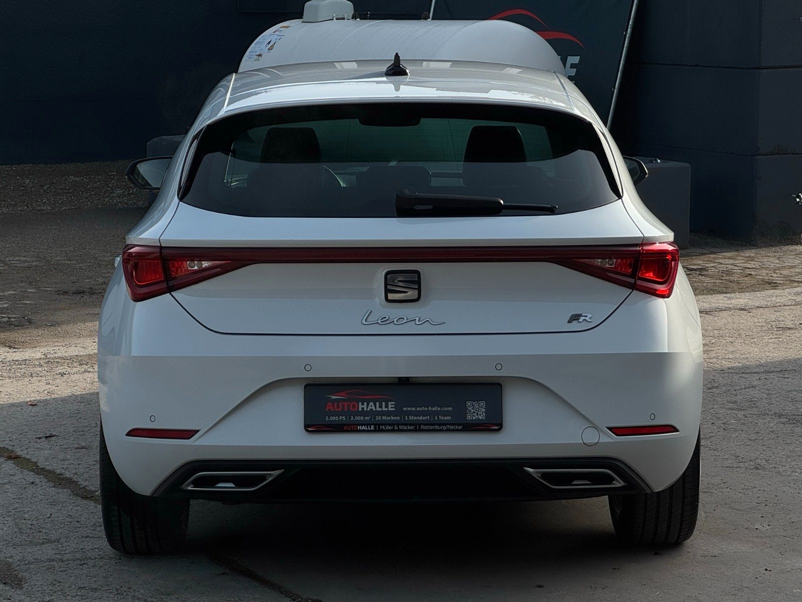 Fahrzeugabbildung SEAT Leon 1.5 TSI FR ACC LED VC SHZ LHZ Kam Ambiente