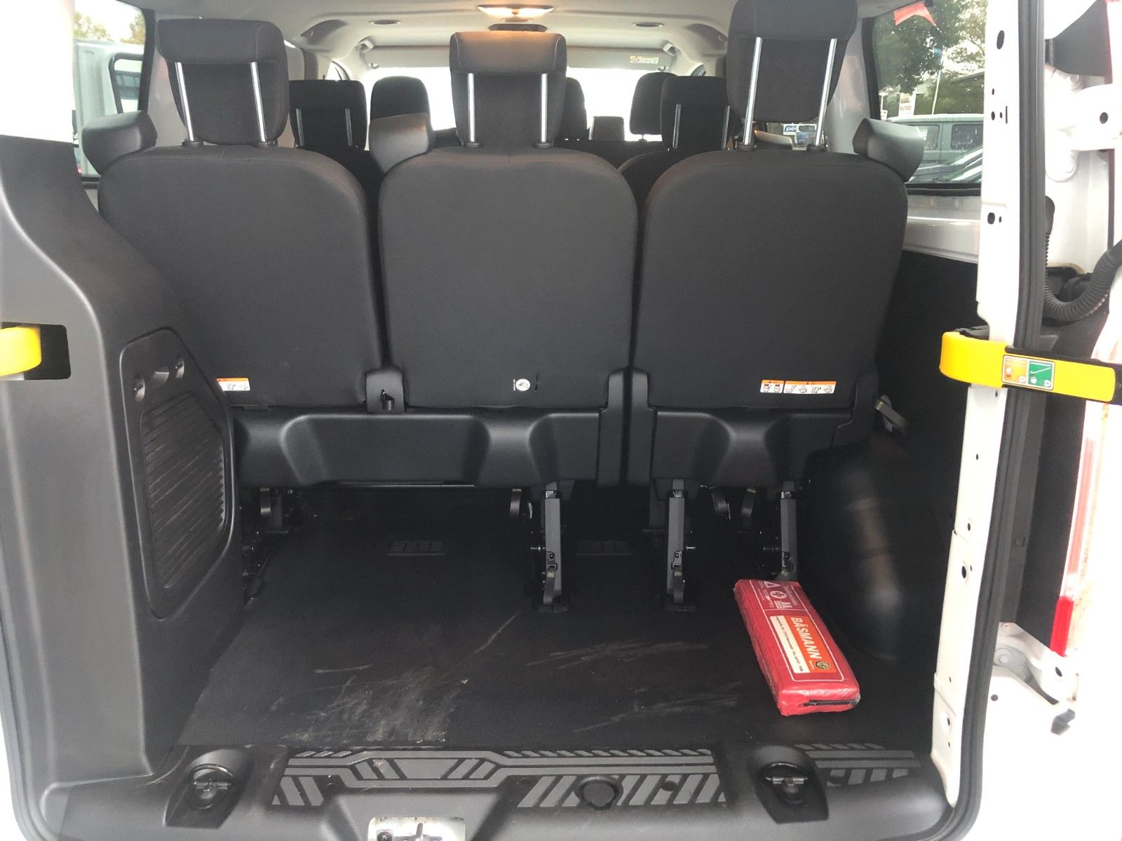 Fahrzeugabbildung Ford Tourneo Custom Kombi Trend 9 Sitzer/wenig KM