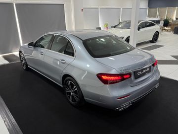 Mercedes E 200 - 12