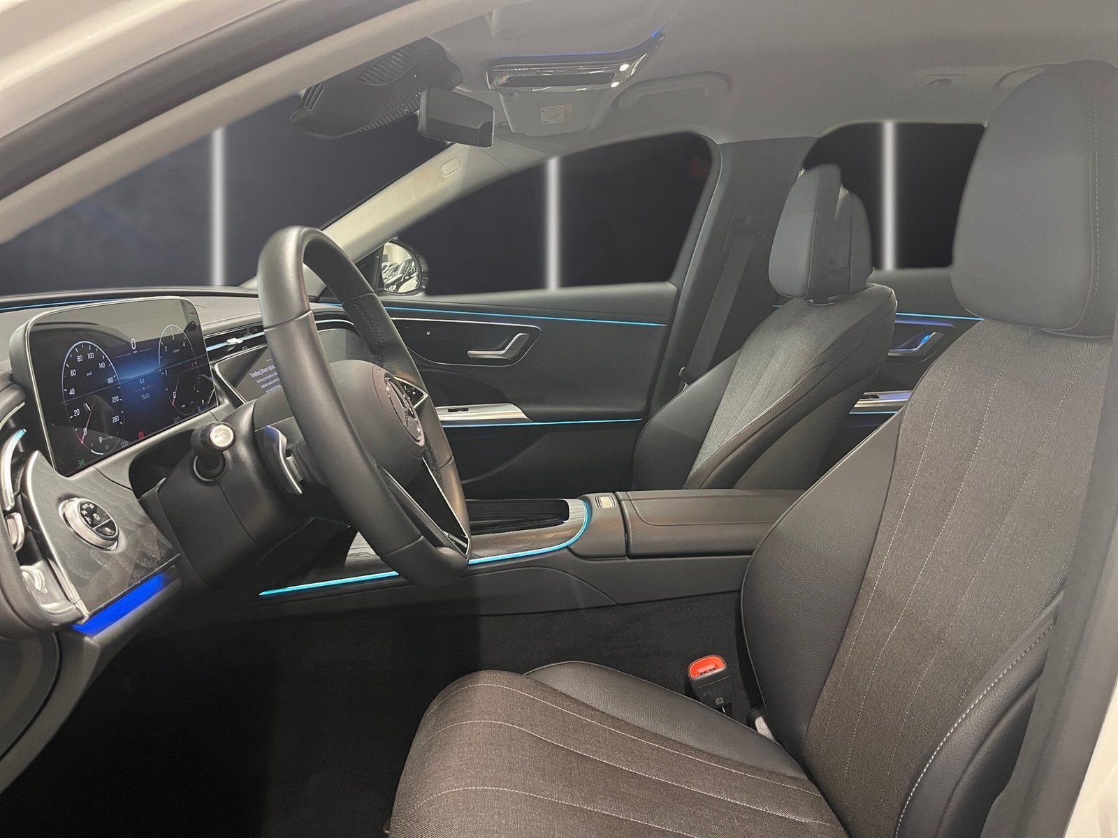 Fahrzeugabbildung Mercedes-Benz E 220 T d Avantgarde*AHK*Totwinkel*Kamera*LED*
