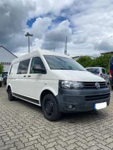 Volkswagen T5 - Camper Van Mittelhochdach  - Heckgarage Wohnmobil oder -wagen Mit