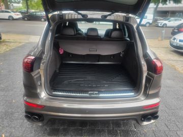 Porsche Cayenne - 11