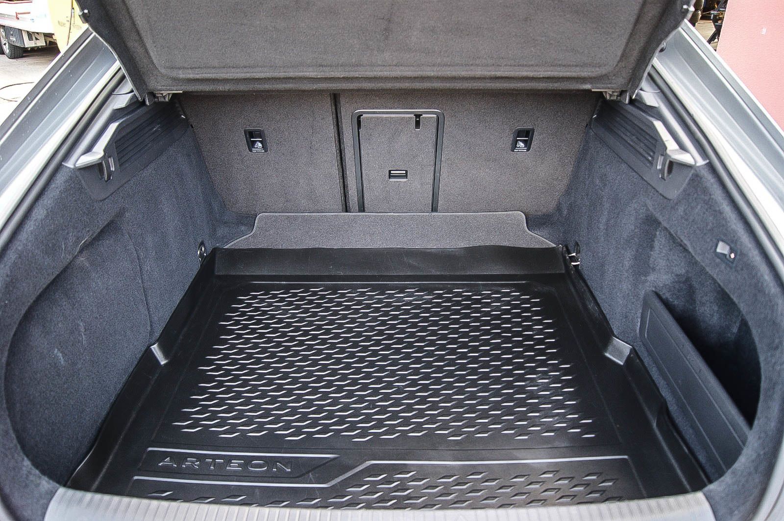 Fahrzeugabbildung Volkswagen Arteon R-Line 4Motion HEADUP PANORAMA STANDHEIZG