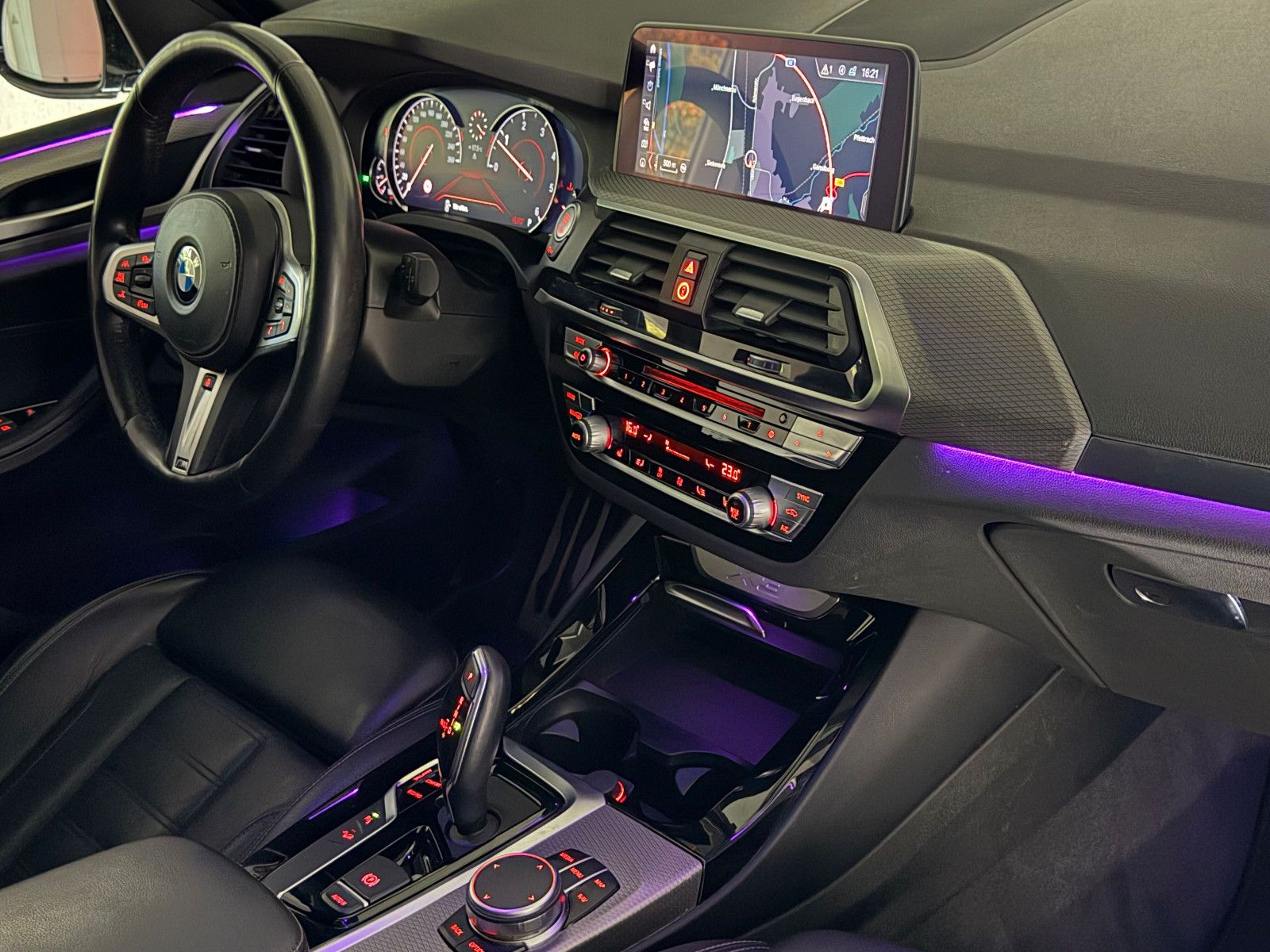 Fahrzeugabbildung BMW X3 xDrive 30 d M SPORT/LED/HuD/AHK/PANO/H&K/DAB