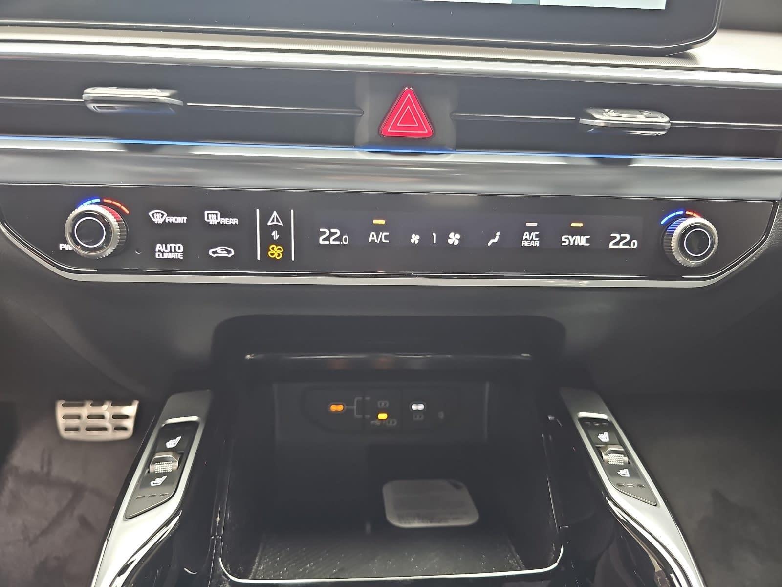 Kia SORENTO 2.2 CRDI AWD DCT8 PLATINUM 7 SITZER LEDE