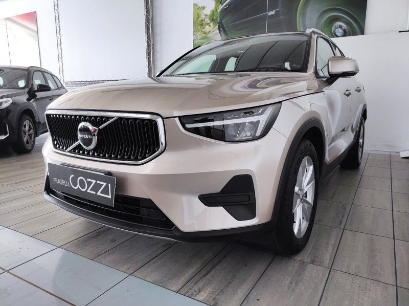 Volvo VOLVO XC40 (2017-->) - XC40 T2 Geartronic Moment imagem 2