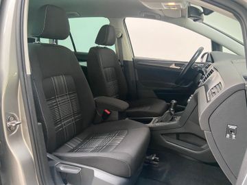 Volkswagen Golf - 10