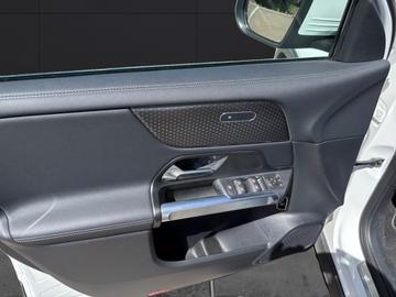 صورة 9 لـ 2025 Mercedes-BENZ EQB