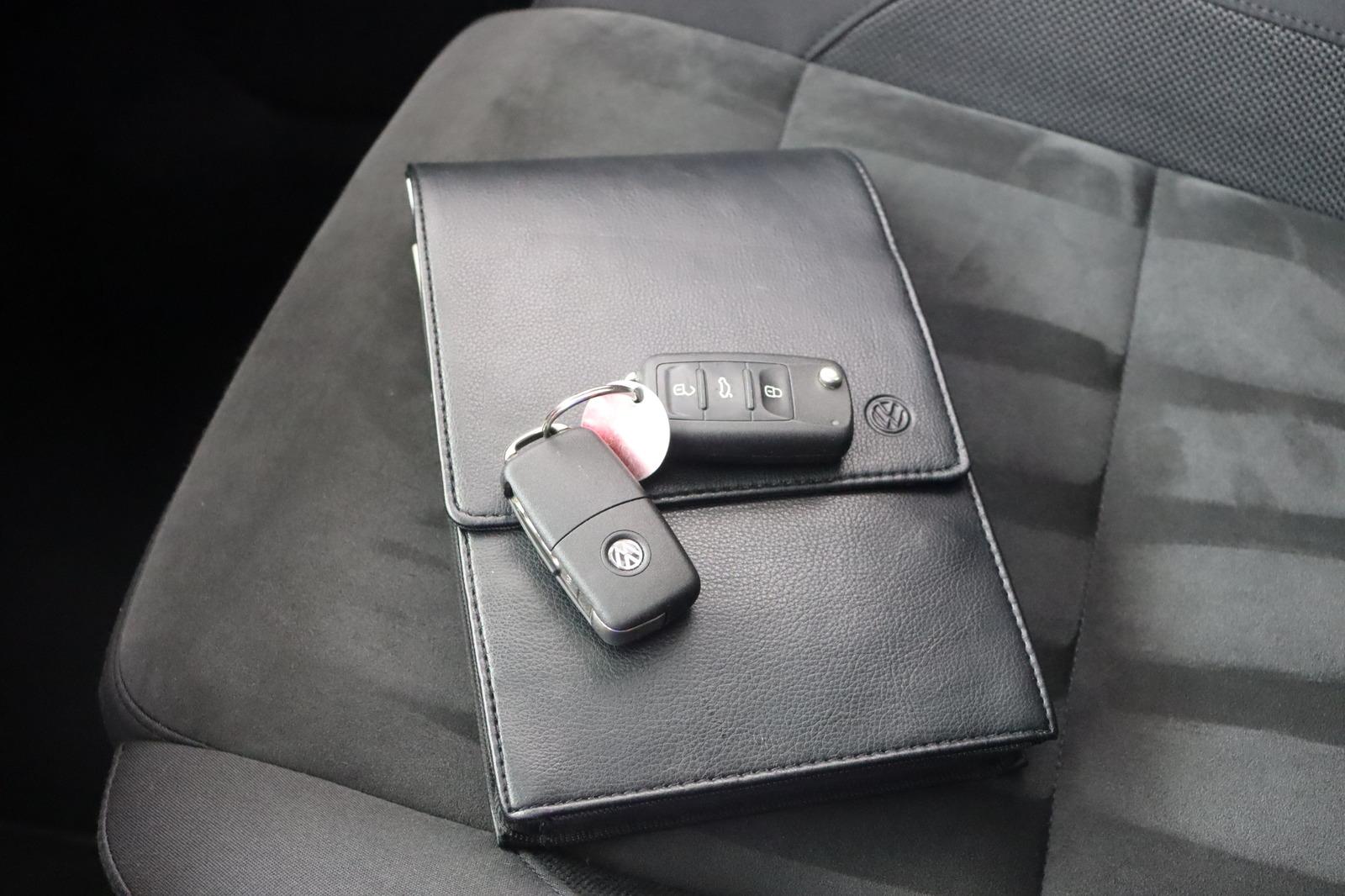 Volkswagen Tiguan * Pano * Navi * Xenon * Parkassistent Tra