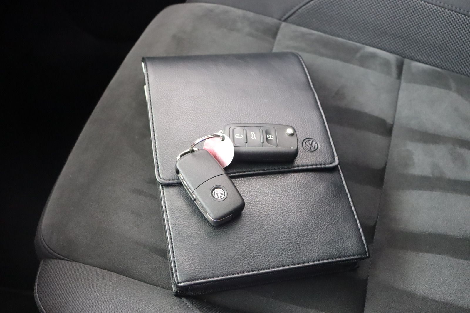 Fahrzeugabbildung Volkswagen Tiguan * Pano * Navi * Xenon * Parkassistent Tra