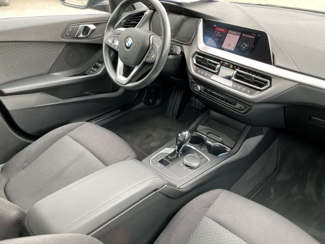 Fahrzeugabbildung BMW 118 i Advantage Autom. Navi, Sitzheizung, Tempom