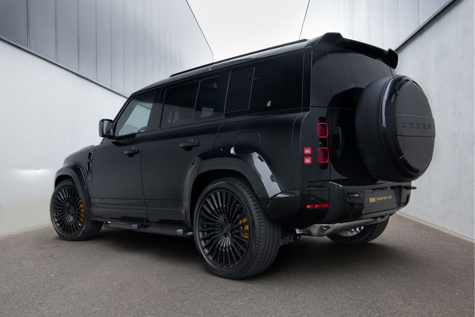 Land Rover Defender 110 P300e HSE X-Dynamic Jumpseat 6p Urb imagem 2