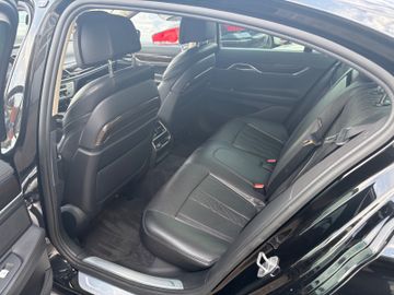 BMW 740 - 10