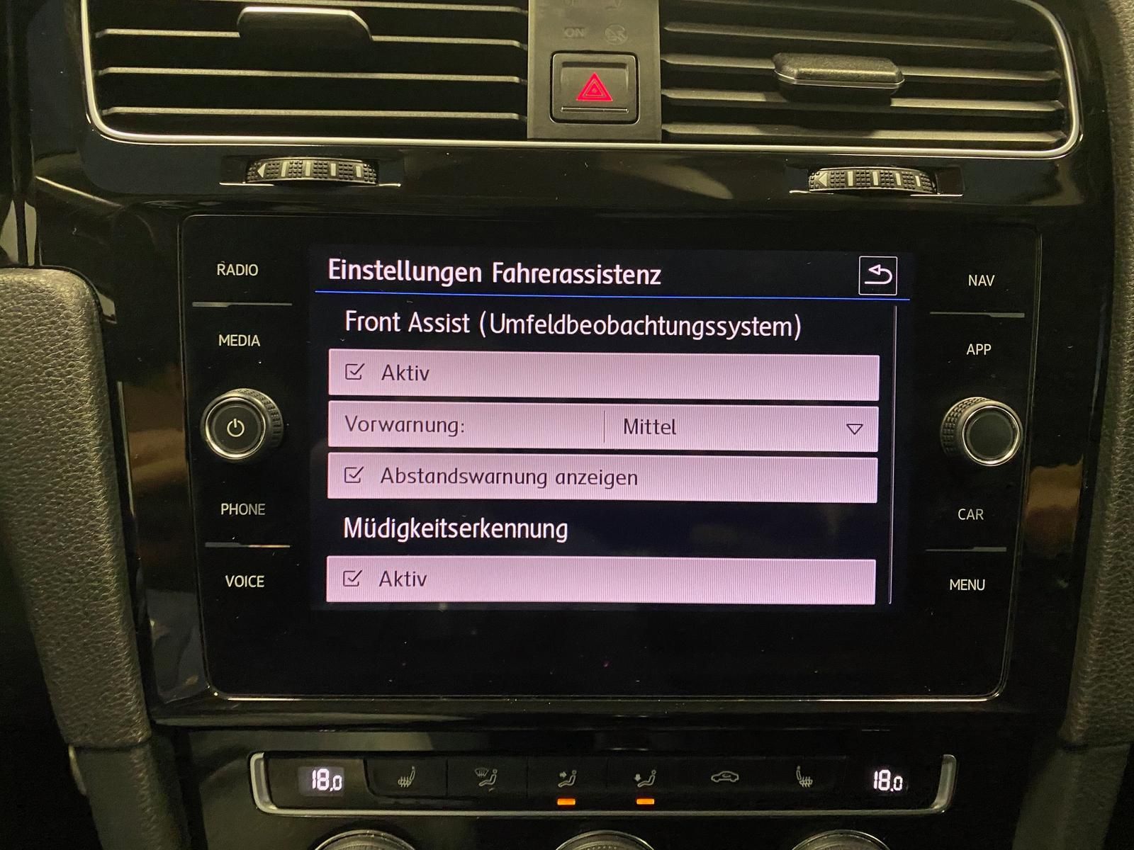Fahrzeugabbildung Volkswagen Golf 1.0 TSI Join+ALLWETTER+KLIMA+SITZHEIZ+NAVI+
