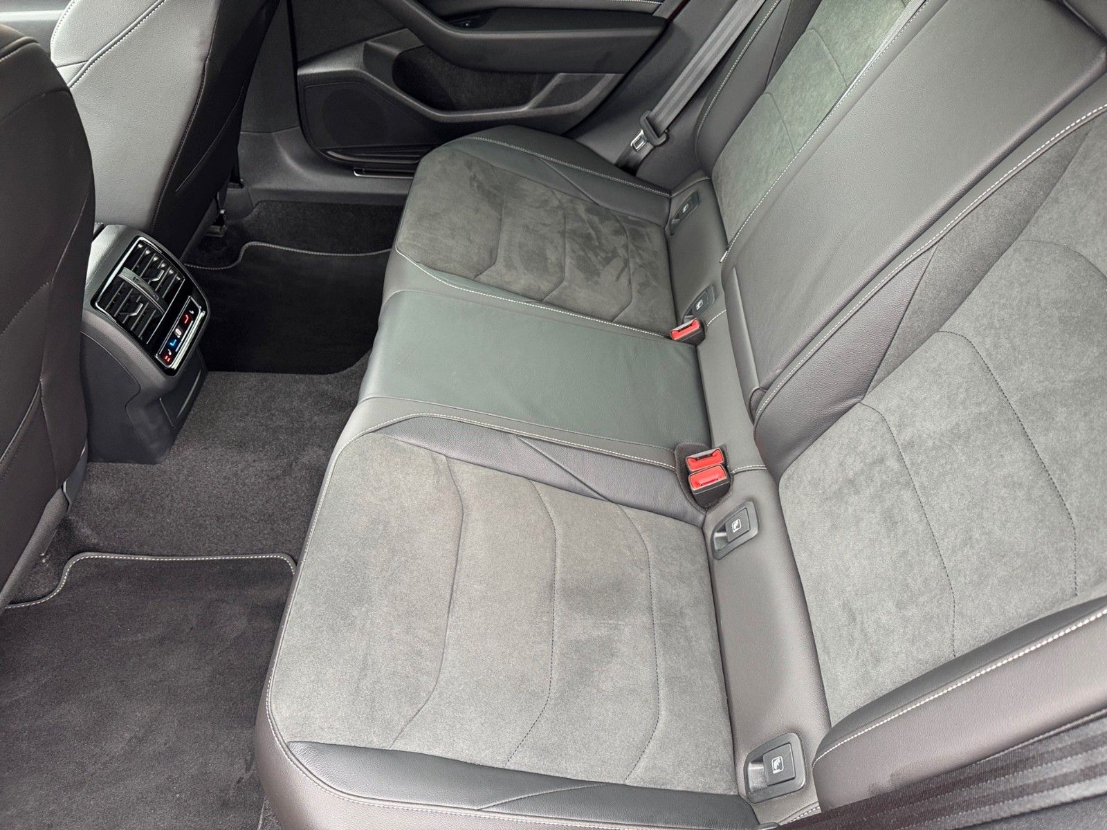 Fahrzeugabbildung Volkswagen Arteon Shooting Brake R-Line 2.0 TSI