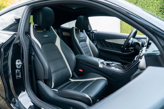 Mercedes-Benz C63S AMG Coupe / BURMESTER/ PANO/ HIGH-END/ 360° Mercedes-Benz C63S AMG Coupe / BURMESTER/ PANO/ HIGH-END/ 360°