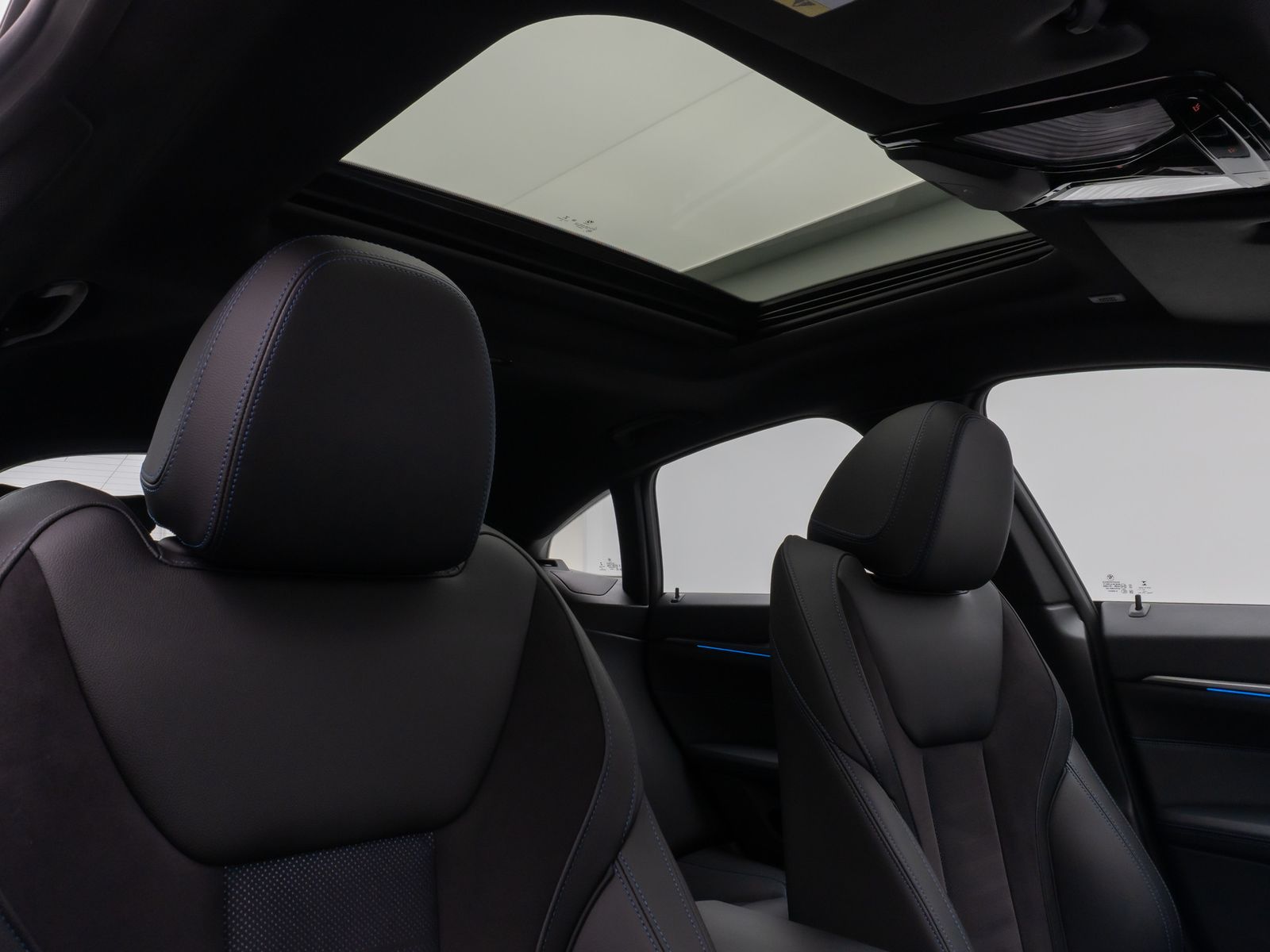 Fahrzeugabbildung BMW i4 eD40 M Sport Gran Coupè Kamera Glasdach HUD