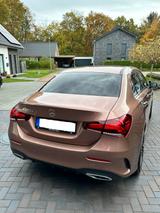 Mercedes-Benz A 250 e - roségold metallic - mit Hybrid-Antrieb: Metallic