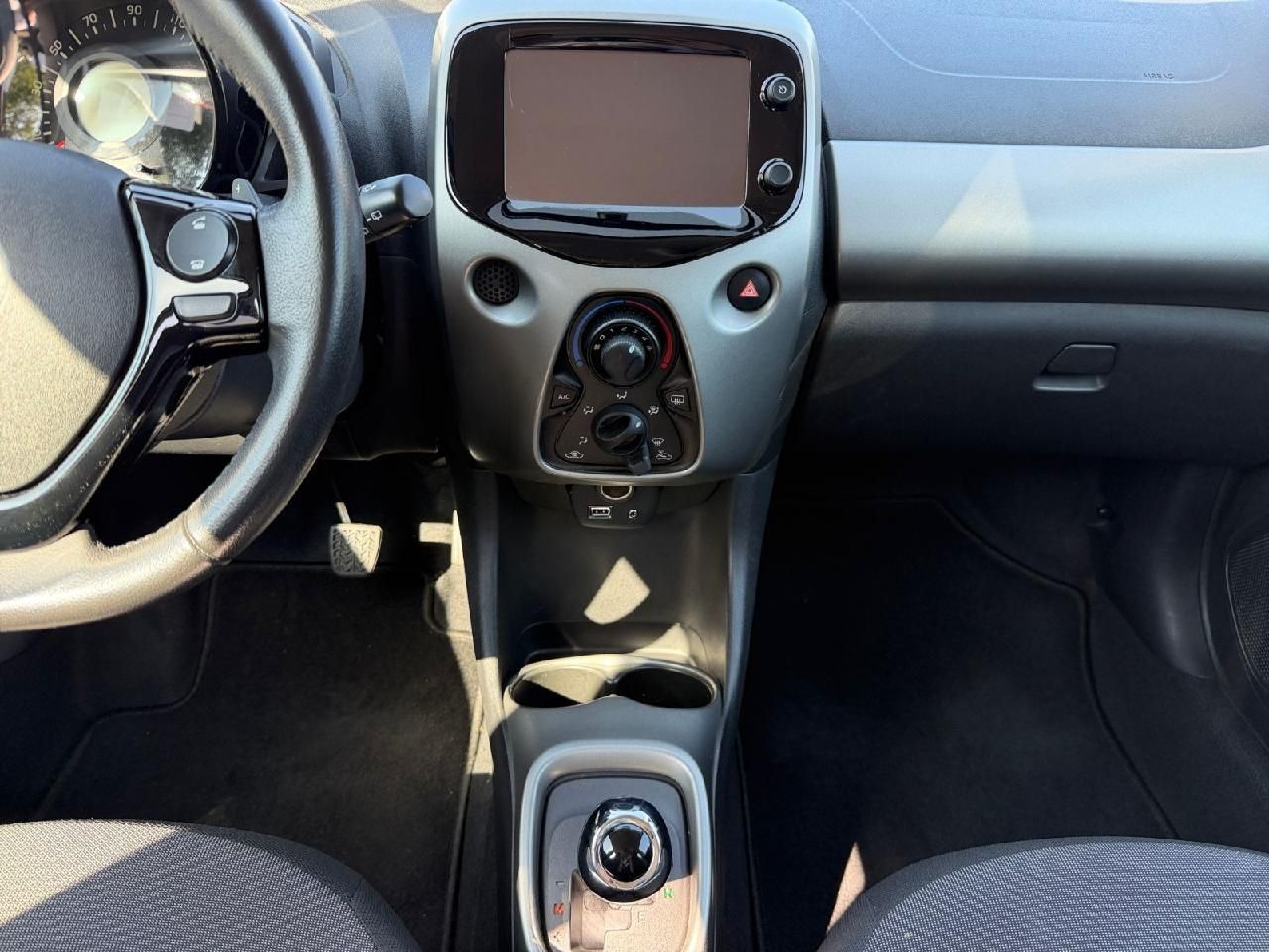 Fahrzeugabbildung Toyota AYGO x-play touch