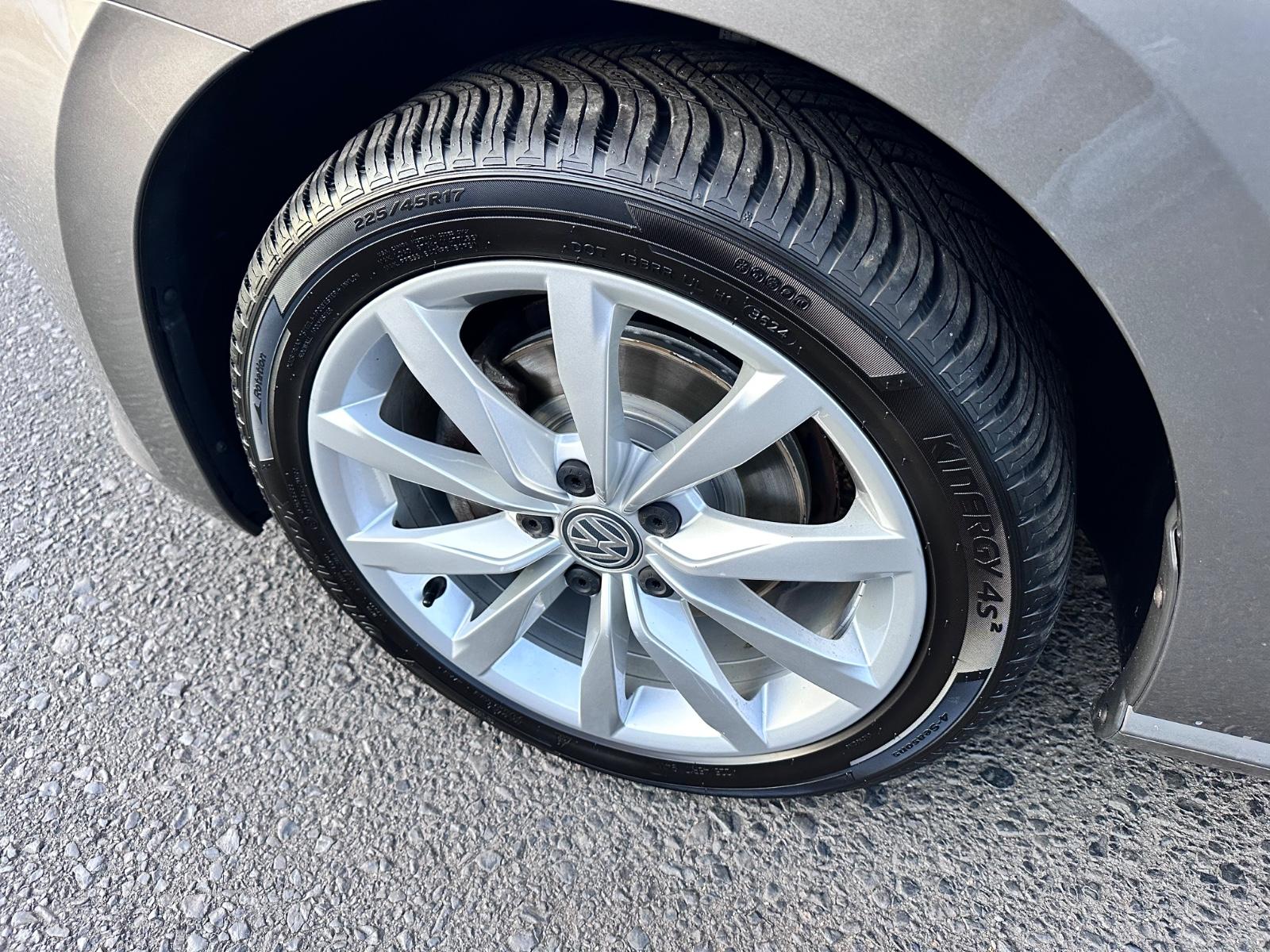 Volkswagen Golf Sportsvan VII 125PS Highline SitzHz AHK PDC