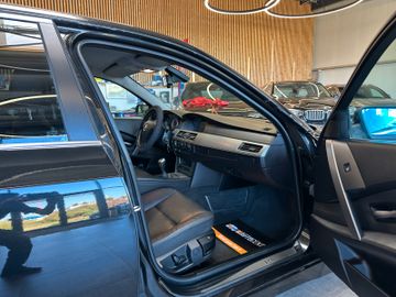BMW 530 i Touring *Klima*Navi*Xenon*AHK*Freisprech*