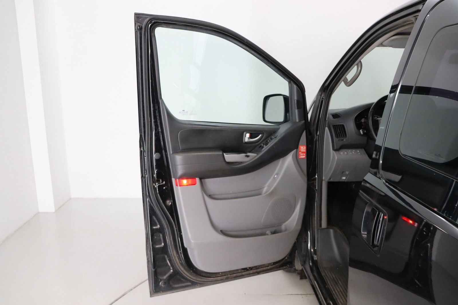 Fahrzeugabbildung Hyundai H-1 2.5CRDi Travel Comfort * AHK * Sitzheizung