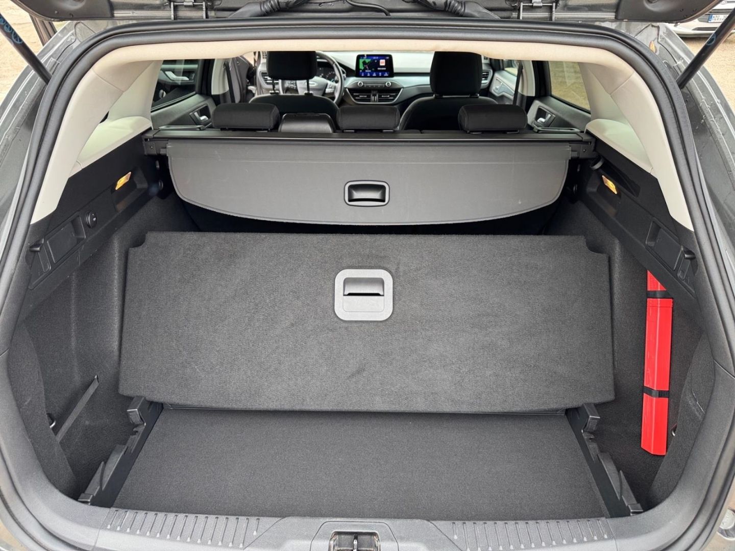 Fahrzeugabbildung Ford Focus Turnier Active, Winter+Komfort+Designpaket