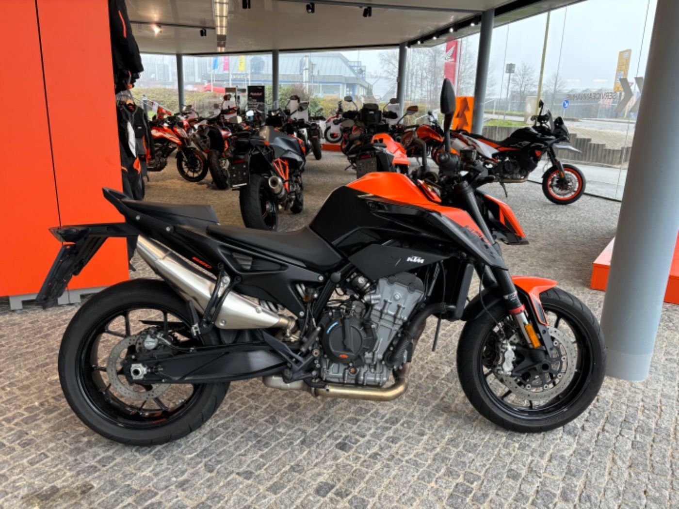 Fahrzeugabbildung KTM 890 Duke