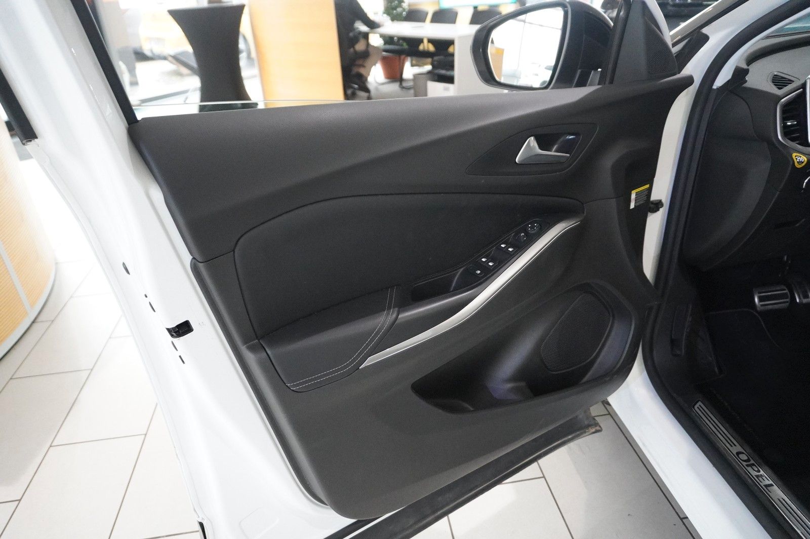 Fahrzeugabbildung Opel Grandland (X) GS LINE 4HYBRID NAVI/KAMERA/AHK