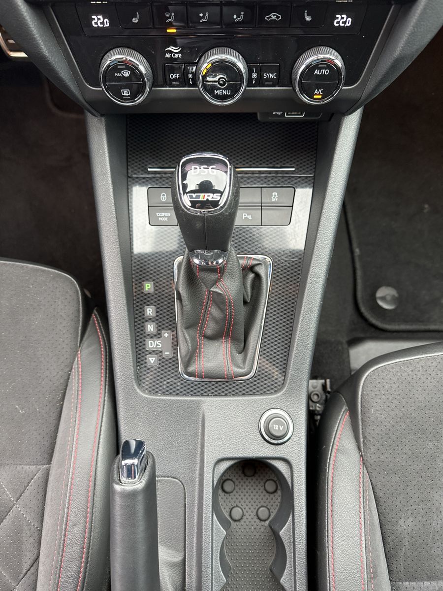 Fahrzeugabbildung SKODA Octavia Combi 2.0 TSI DSG RS NAV+LED+AHK+KAMERA