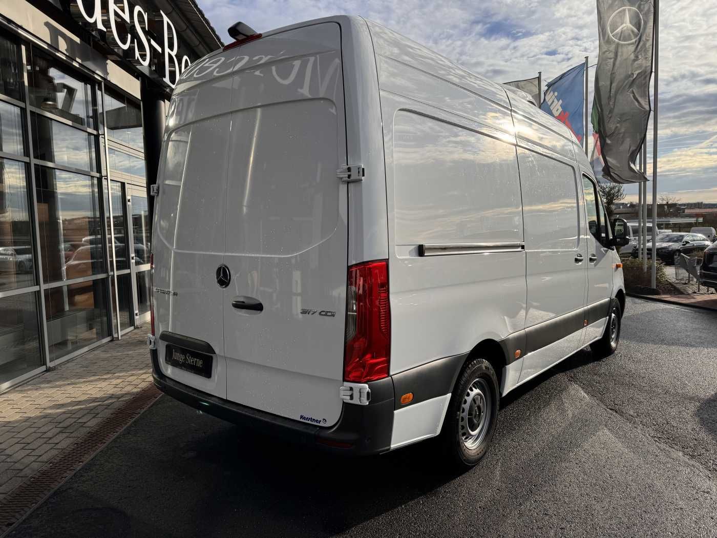 Fahrzeugabbildung Mercedes-Benz Sprinter 317 CDI Frischdienst Fahr/Standkühl