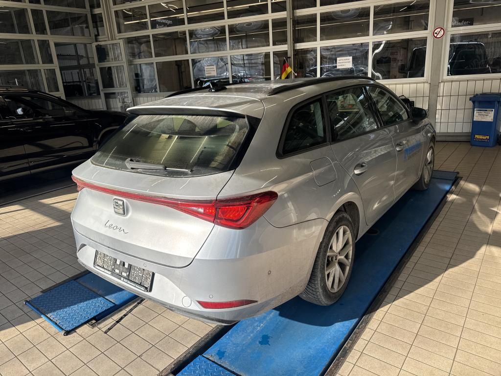 Fahrzeugabbildung SEAT Leon ST TSI Style LED AHK Navi AID GRA Park-Assi
