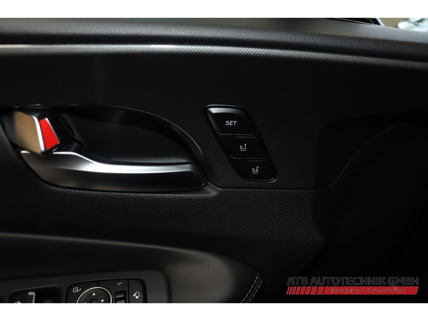 Fahrzeugabbildung Hyundai SANTA FE 1.6l Hybrid 2WD Trend Komfort + Navi-Pa