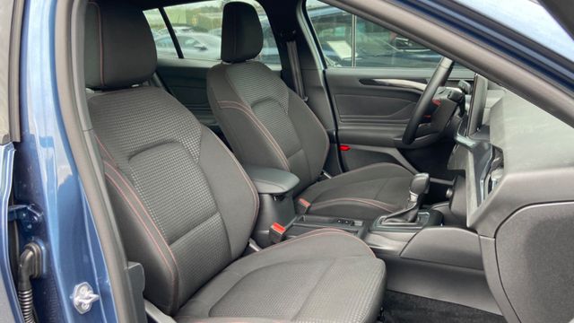 Fahrzeugabbildung Ford Focus Turnier 1.0EB 155PS ST-Line NAVI , LED