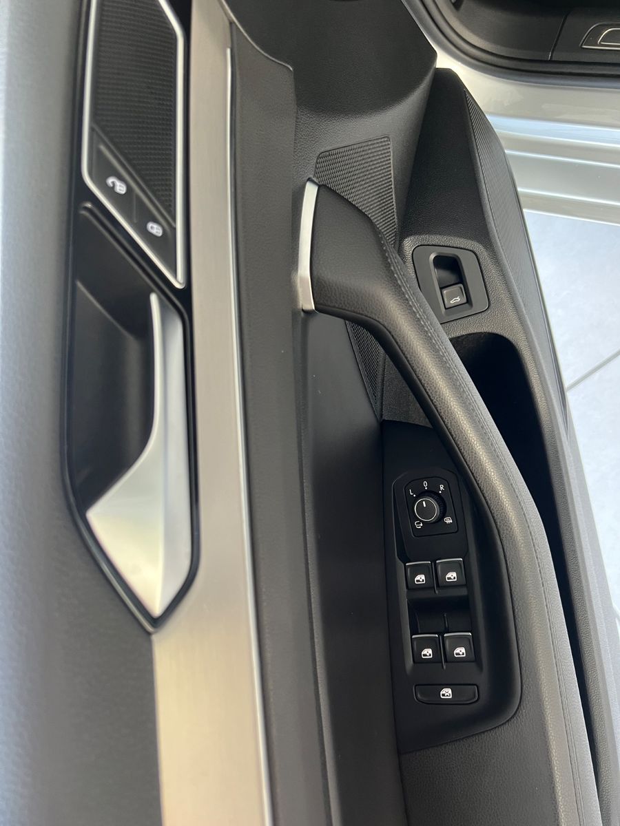 Fahrzeugabbildung Volkswagen Passat 2.0TDI DSG Variant Highline *MASSAGE*
