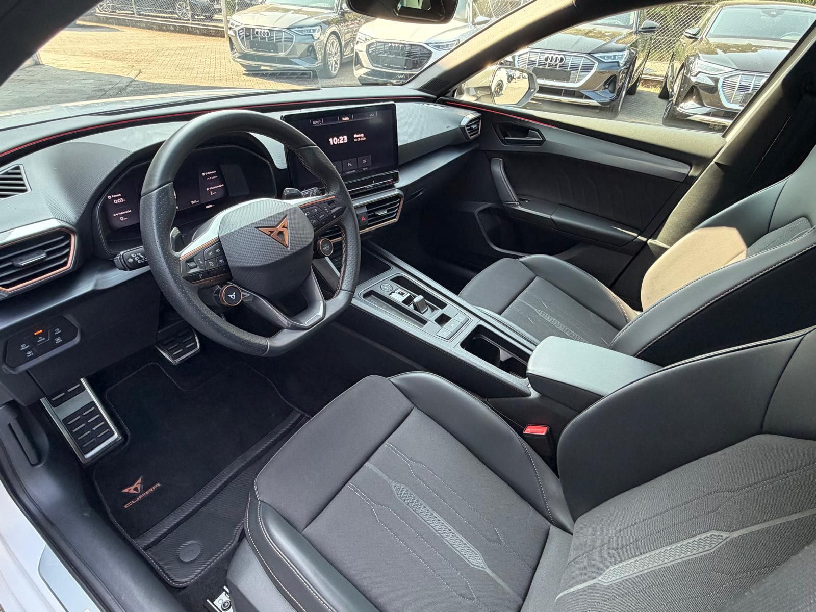 Fahrzeugabbildung CUPRA Leon VZ 2.0 TSI 4Drive >VIRTU+LED+NAVI+ACC+PDC+