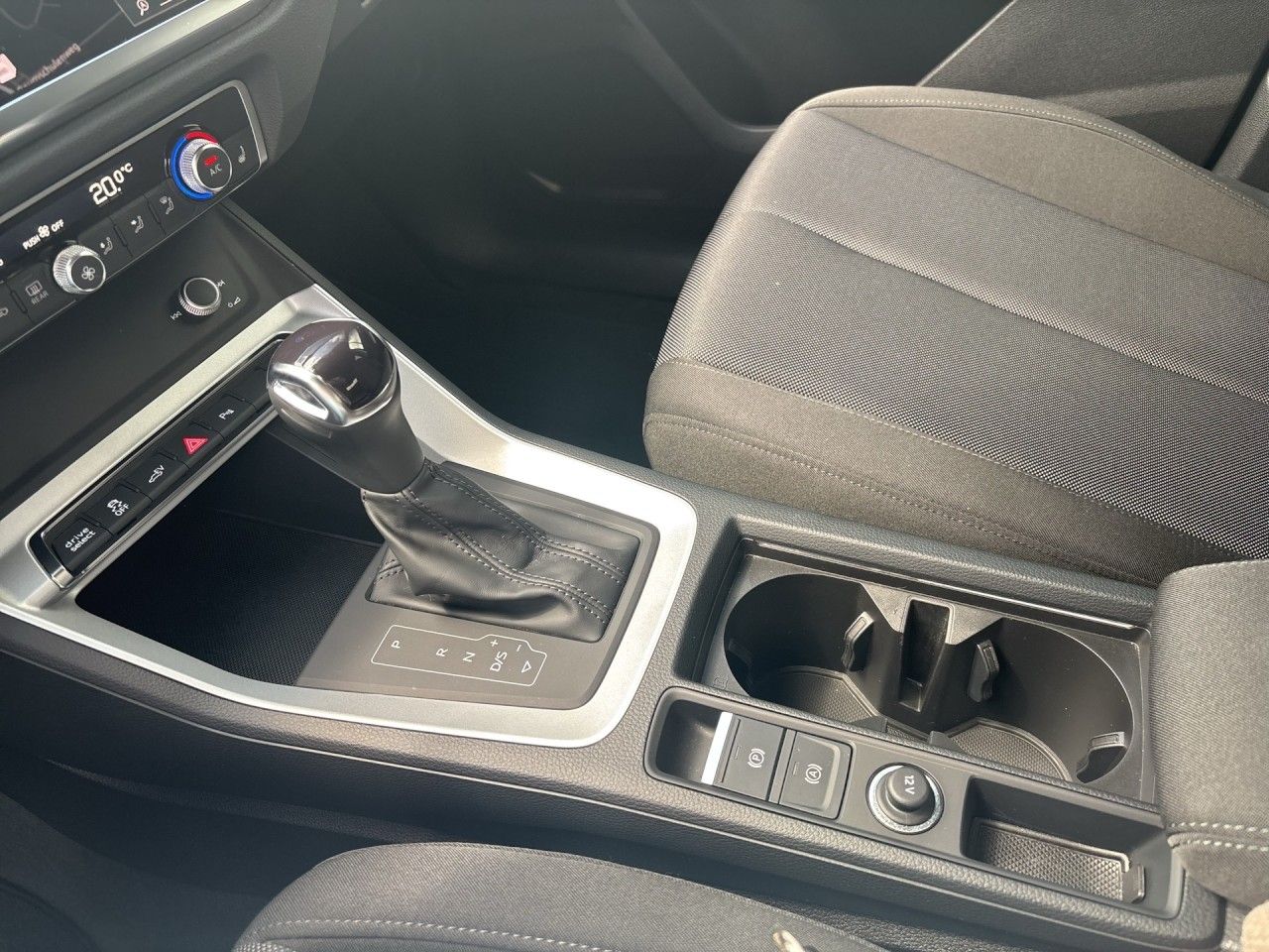 Audi Q3 45 TFSI e S tronic LED Navi RKamera APS SHZ foto 25