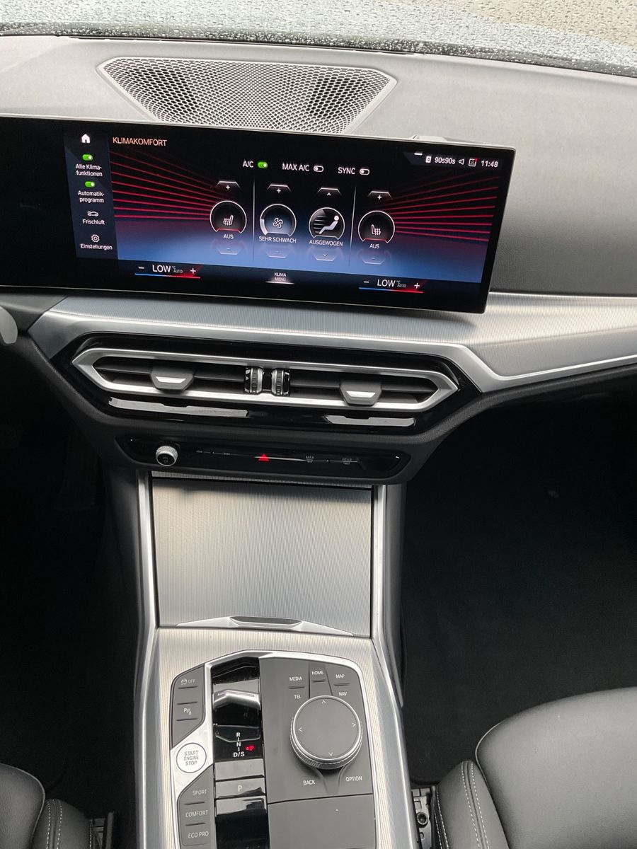 Fahrzeugabbildung BMW 318d Touring,Carplay,Keyless,Ambiente,Sitzheizun