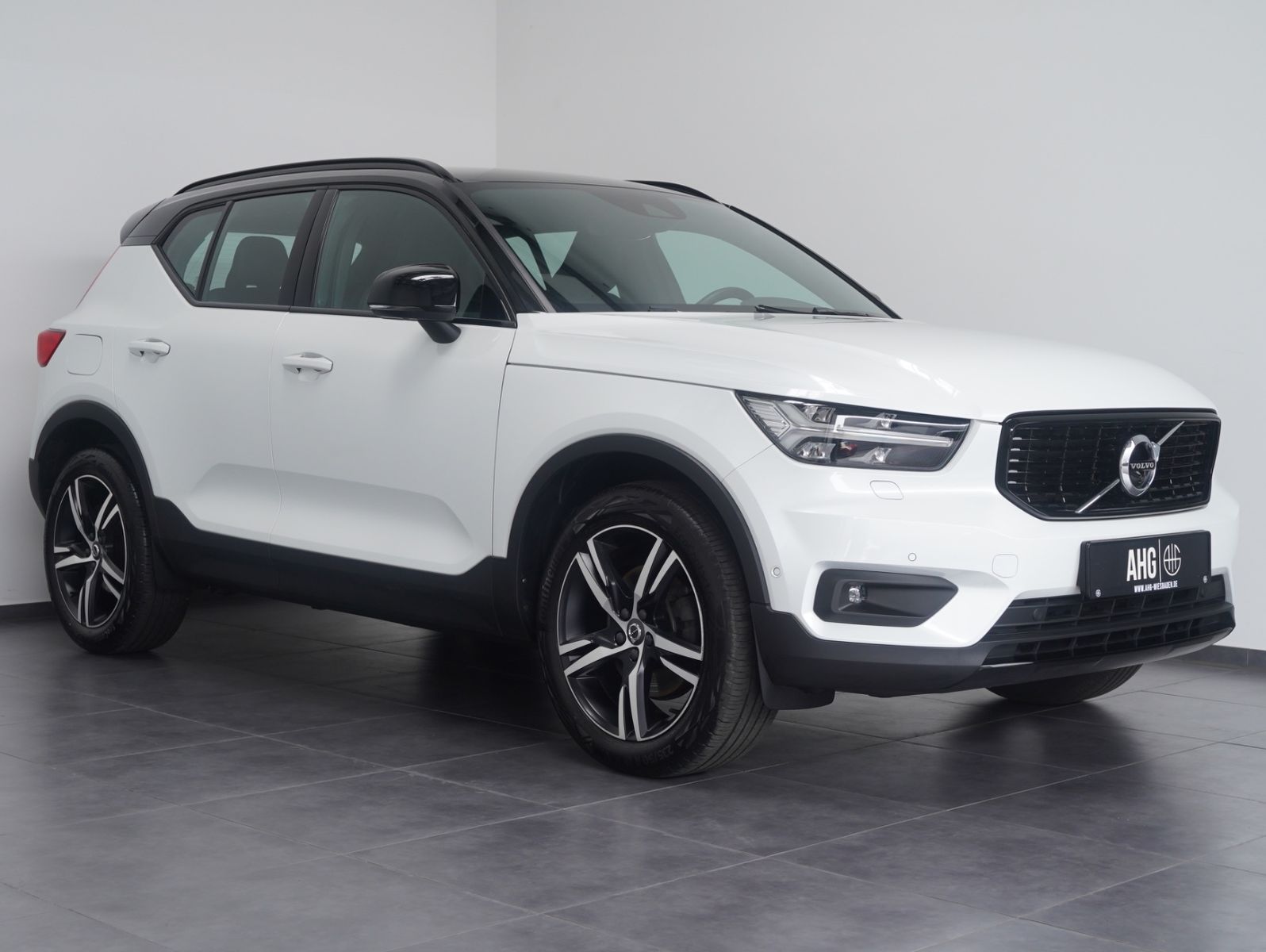 Fahrzeugabbildung Volvo XC40 B4 B R Design LED/NAVI/ACC/LEDER/360°