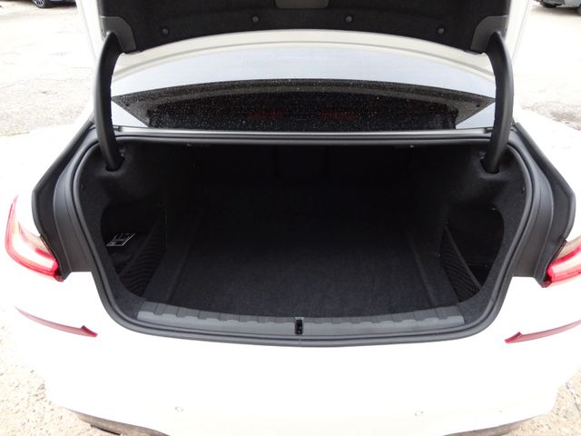 Fahrzeugabbildung BMW 320d xDrive M Sport/2.Hd/Leder/Navi/Kam/LED/