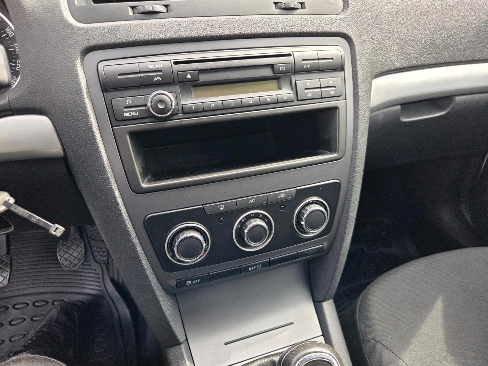 Skoda Octavia 2010 — photo 12