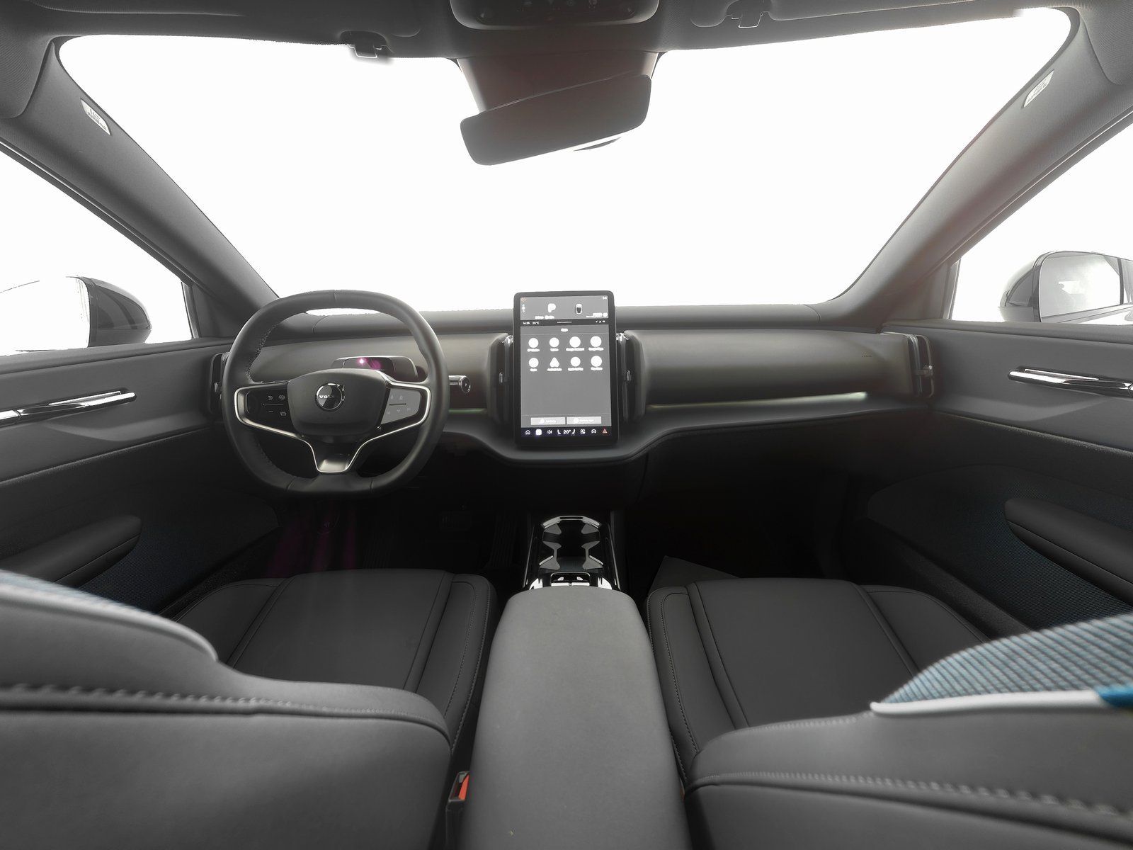 Volvo EX30 Extended Range Plus imagem 3