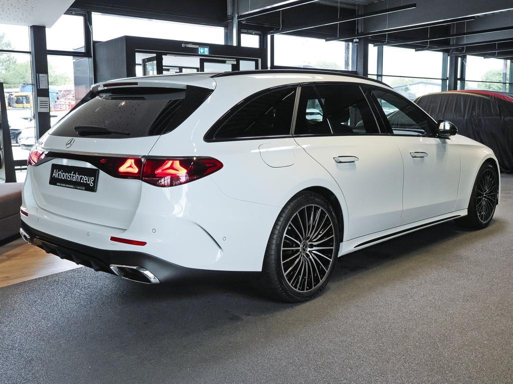 Mercedes-Benz E 220 d T AMG NIGHT PANO DISTRONIC 4D-SOUND