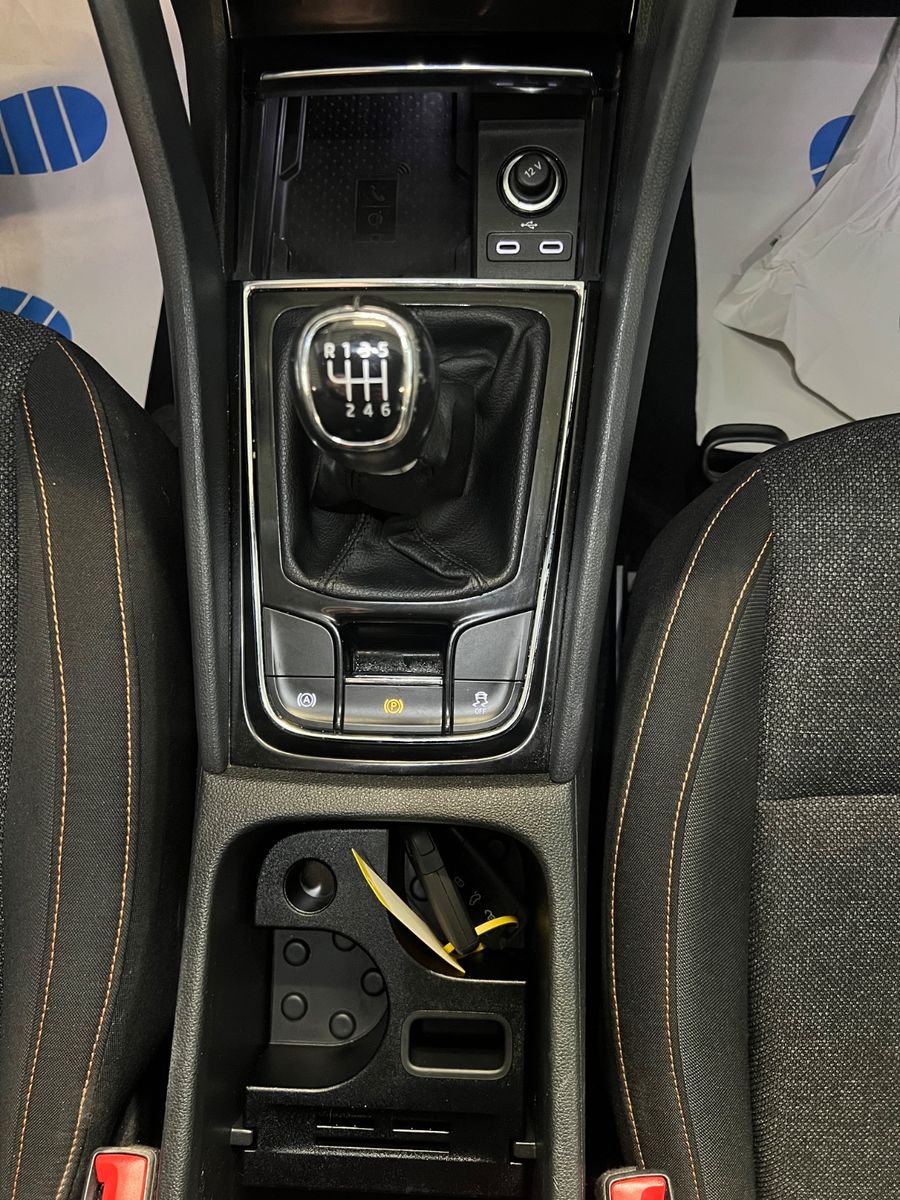 Fahrzeugabbildung SKODA Karoq Clever *4x SITZHEIZUNG*BEHEIZBARES LENKRAD