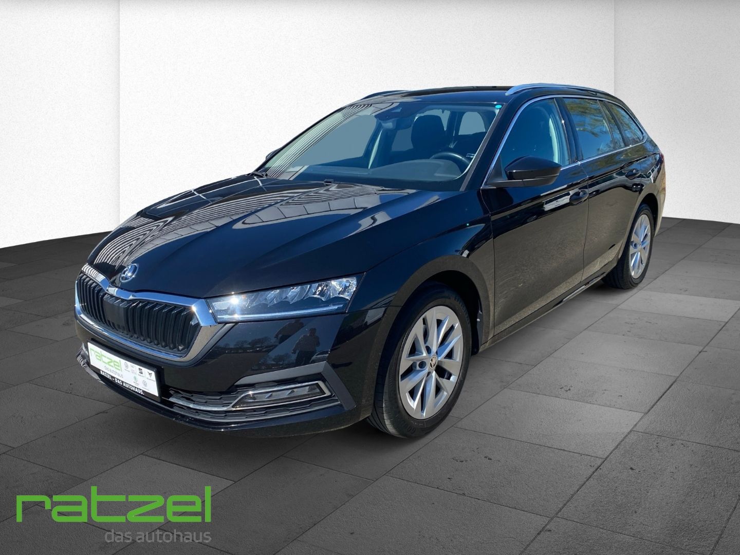 Fahrzeugabbildung SKODA Octavia e-TEC Combi Style 1.0 TSI Navi Digitales
