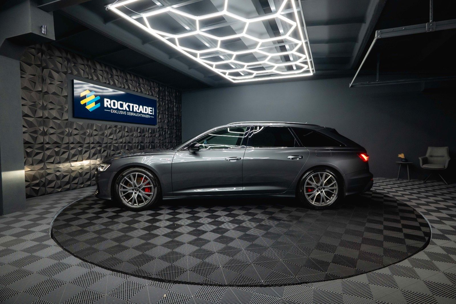 Fahrzeugabbildung Audi A6 Avant 55 TFSIe quattro S-Line Sport *LED*B&O*