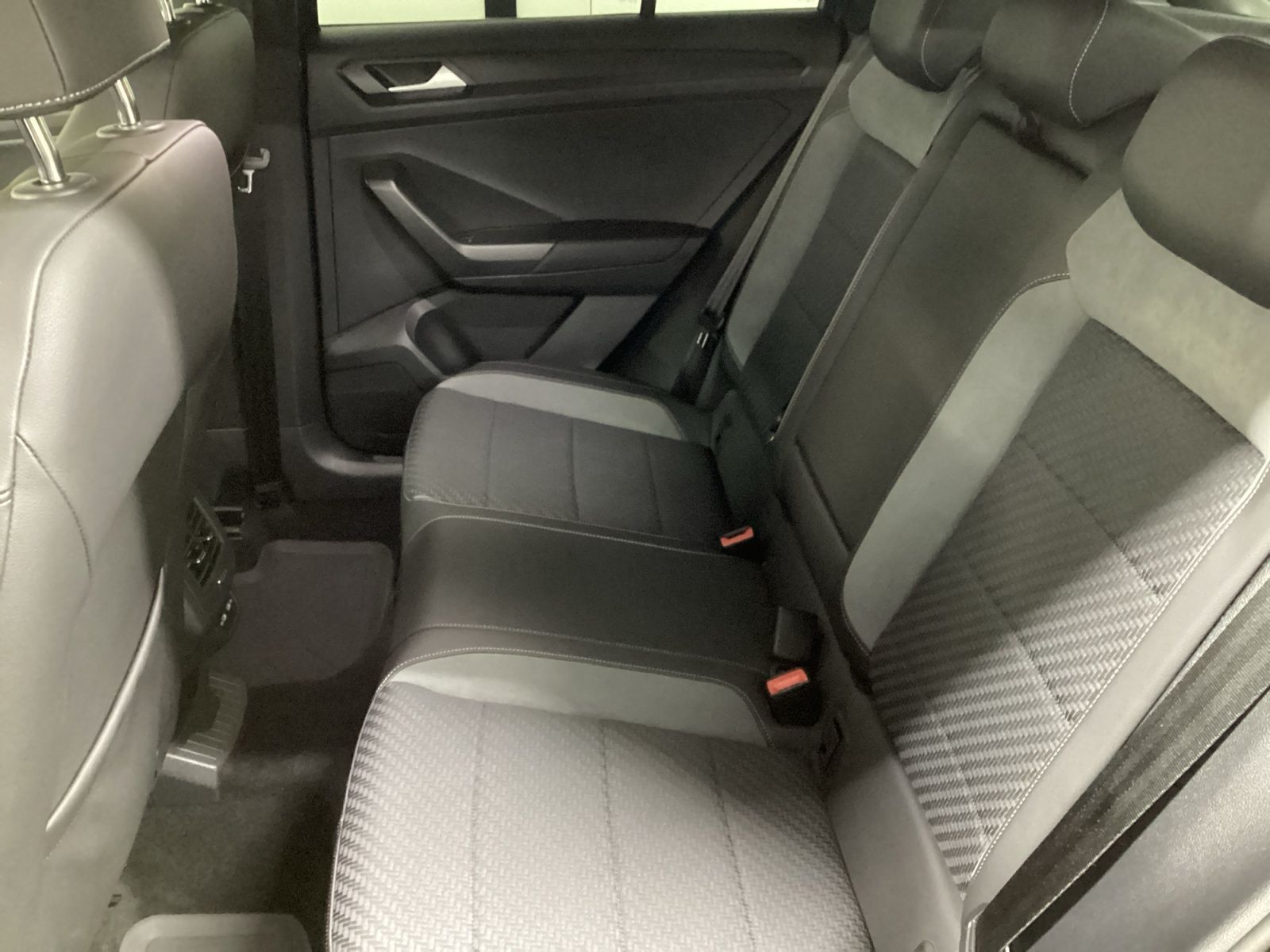 Volkswagen T-Roc - Bild 11