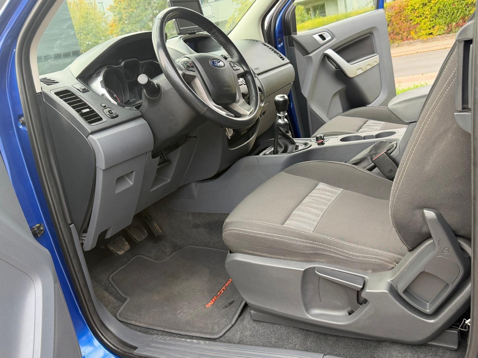 FORD RANGER XLT 2.2 TDCI 150ch 4X4 - CABINE APPROFONDIE - ATTELAGE 3,5T - CAMÉRA DE RECUL - RADARS DE STATIONNEMENT